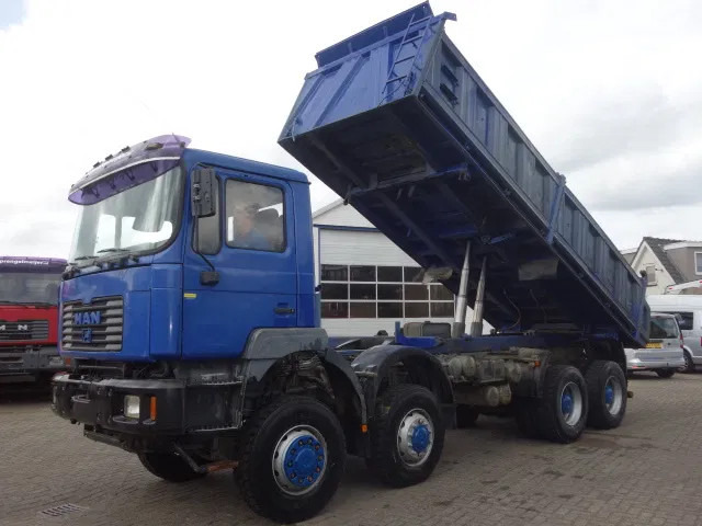 MAN 35.414 8x8 meiller kipper manual diesel pomp - Kipper vrachtwagen: afbeelding 2 MAN 35.414 8x8 meiller kipper manual diesel pomp - Kipper vrachtwagen: afbeelding 2