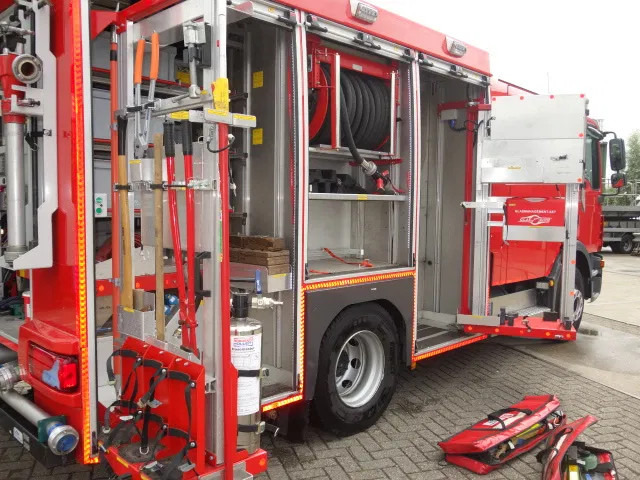 MAN TGM 15.250 FIRE TRUCK,2000 LITER TANK, FOAM TANK, AIRCO - Brandweerwagen: afbeelding 2 MAN TGM 15.250 FIRE TRUCK,2000 LITER TANK, FOAM TANK, AIRCO - Brandweerwagen: afbeelding 2