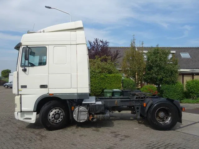 DAF XF 430 EURO3 MANAULE GEAR - Trekker: afbeelding 5 DAF XF 430 EURO3 MANAULE GEAR - Trekker: afbeelding 5