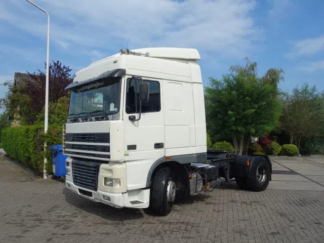 DAF XF 430 EURO3 MANAULE GEAR - Trekker: afbeelding 4 DAF XF 430 EURO3 MANAULE GEAR - Trekker: afbeelding 4