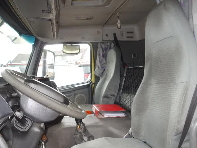 Volvo FM 12 18500liter tank,AIRCO,MANUAL GEARBOX - Tankwagen: afbeelding 5 Volvo FM 12 18500liter tank,AIRCO,MANUAL GEARBOX - Tankwagen: afbeelding 5