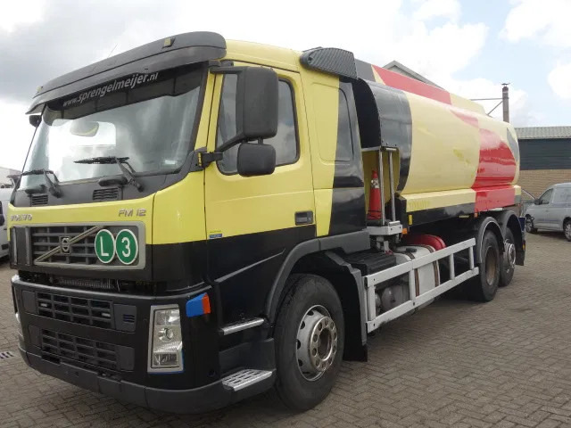 Volvo FM 12 18500liter tank,AIRCO,MANUAL GEARBOX - Tankwagen: afbeelding 1 Volvo FM 12 18500liter tank,AIRCO,MANUAL GEARBOX - Tankwagen: afbeelding 1