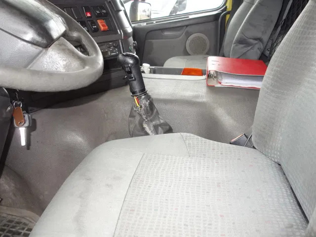 Volvo FM 12 18500liter tank,AIRCO,MANUAL GEARBOX - Tankwagen: afbeelding 3 Volvo FM 12 18500liter tank,AIRCO,MANUAL GEARBOX - Tankwagen: afbeelding 3