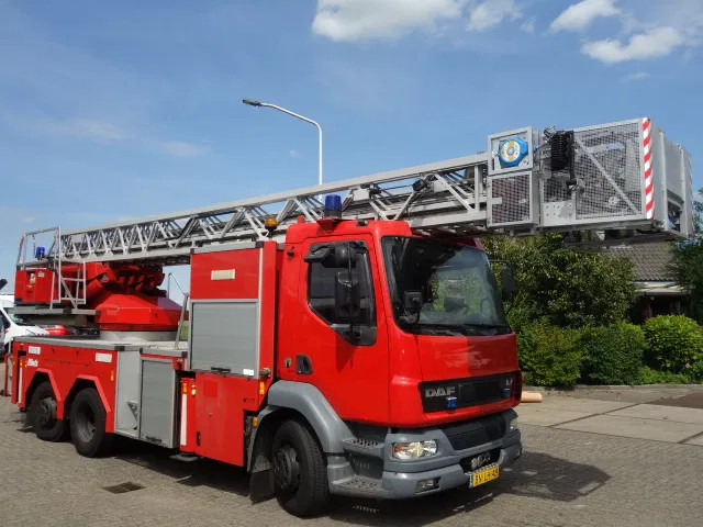 DAF LF 250 METZ 30 meter - Vrachtwagen: afbeelding 2 DAF LF 250 METZ 30 meter - Vrachtwagen: afbeelding 2