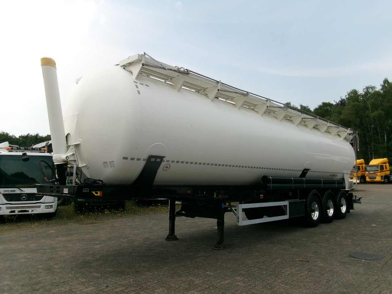 Tankoplegger voor het vervoer van meel Feldbinder Powder tank alu 63 m3 (tipping): afbeelding 1