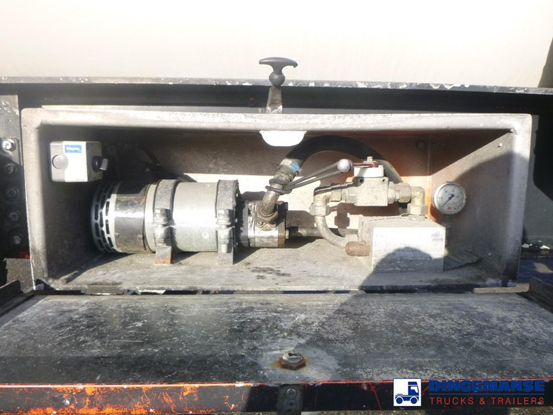 Feldbinder Powder tank alu 63 m3 (tipping) - Tankoplegger: afbeelding 5 Feldbinder Powder tank alu 63 m3 (tipping) - Tankoplegger: afbeelding 5