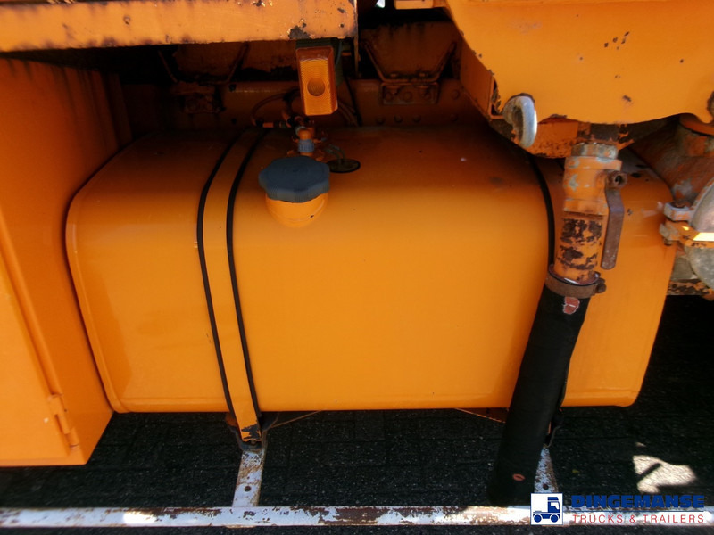 Vacuümwagen MAN 41.463 8x4 Euro 2 vacuum tank ADR 15 m3 / 2 comp: afbeelding 16