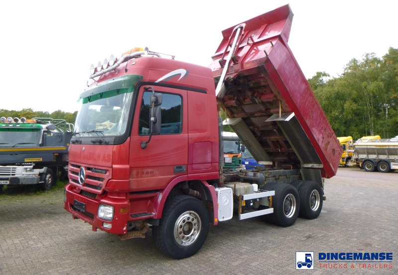Mercedes-Benz Actros 3350 6x4 tipper - Kipper vrachtwagen: afbeelding 1 Mercedes-Benz Actros 3350 6x4 tipper - Kipper vrachtwagen: afbeelding 1