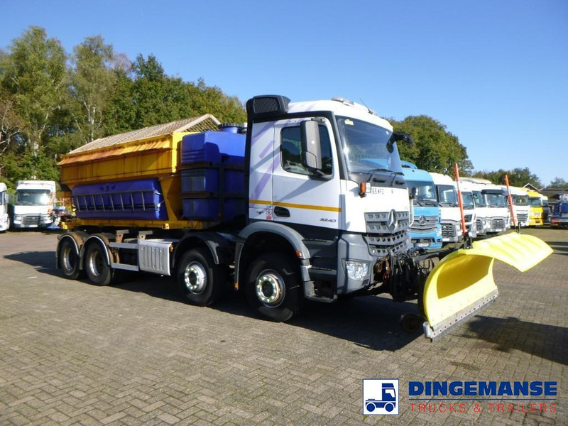 Mercedes-Benz Arocs 3240 8x4 RHD Schmidt snow plough / gritter - Sneeuwruimer: afbeelding 2 Mercedes-Benz Arocs 3240 8x4 RHD Schmidt snow plough / gritter - Sneeuwruimer: afbeelding 2