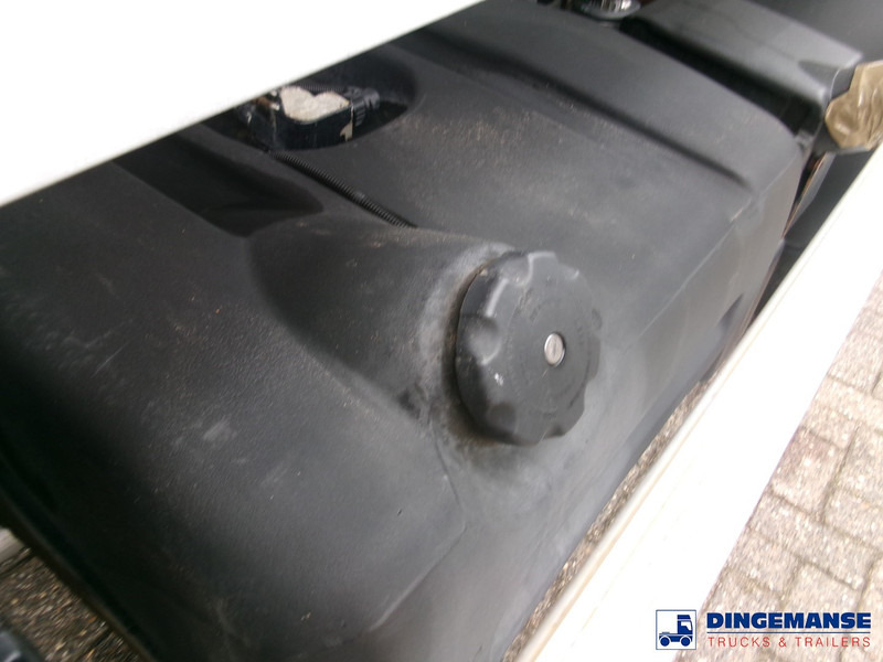 Renault Midlum 280 Dxi 4x2 fuel tank 11.3 m3 / 3 comp - Tankwagen: afbeelding 5 Renault Midlum 280 Dxi 4x2 fuel tank 11.3 m3 / 3 comp - Tankwagen: afbeelding 5