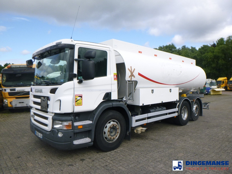 Scania P 320 DB 6X2 fuel tank 18.8 m3 / 5 comp - Tankwagen: afbeelding 1 Scania P 320 DB 6X2 fuel tank 18.8 m3 / 5 comp - Tankwagen: afbeelding 1