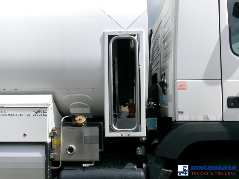 Volvo FM 380 6X2 fuel tank 20.6 m3 / 4 comp - Tankwagen: afbeelding 5 Volvo FM 380 6X2 fuel tank 20.6 m3 / 4 comp - Tankwagen: afbeelding 5