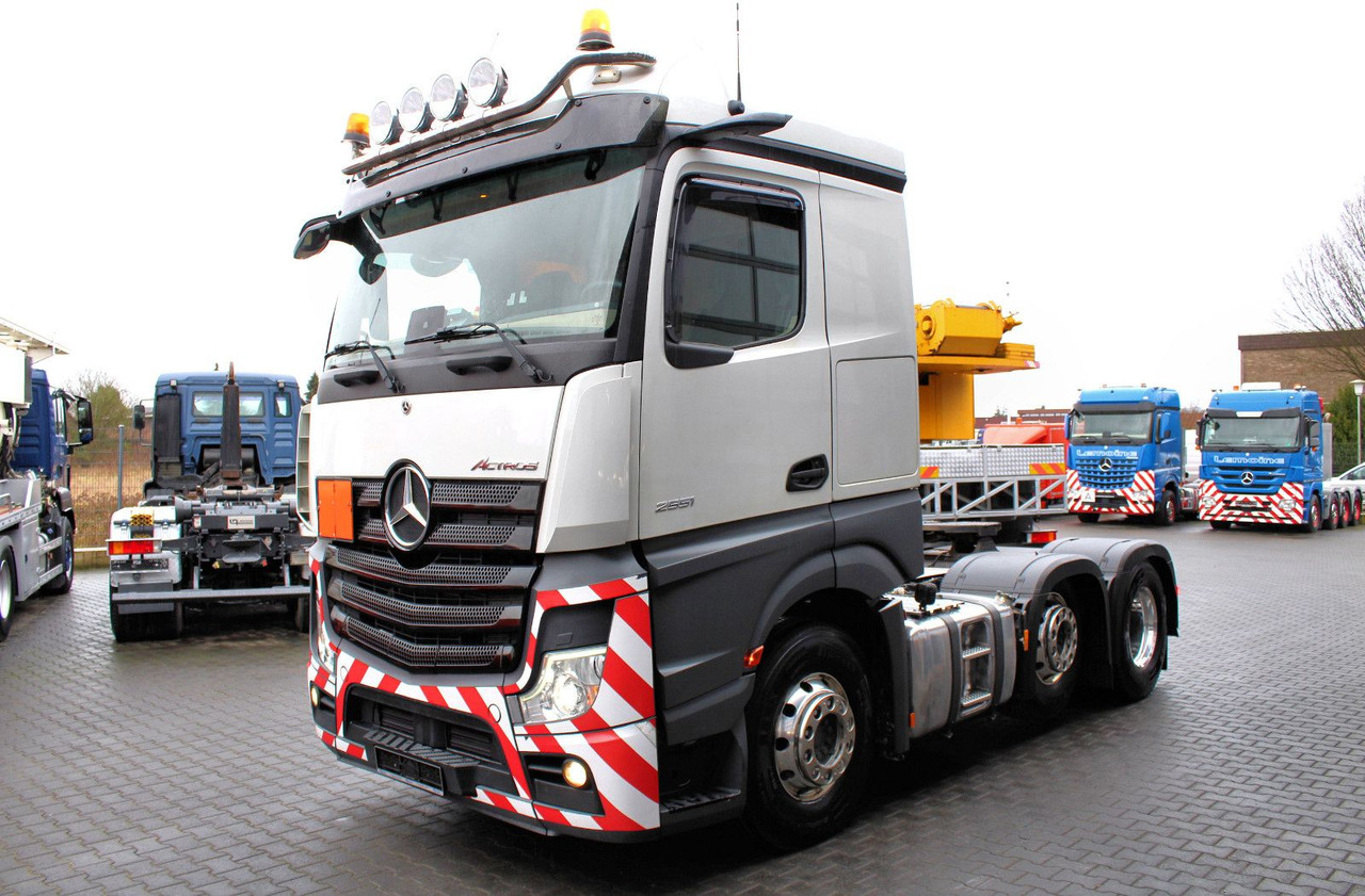 Mercedes-Benz Actros 2551 6x2 BigSpace 68 to Schwerlast + LIFT - Trekker: afbeelding 2 Mercedes-Benz Actros 2551 6x2 BigSpace 68 to Schwerlast + LIFT - Trekker: afbeelding 2