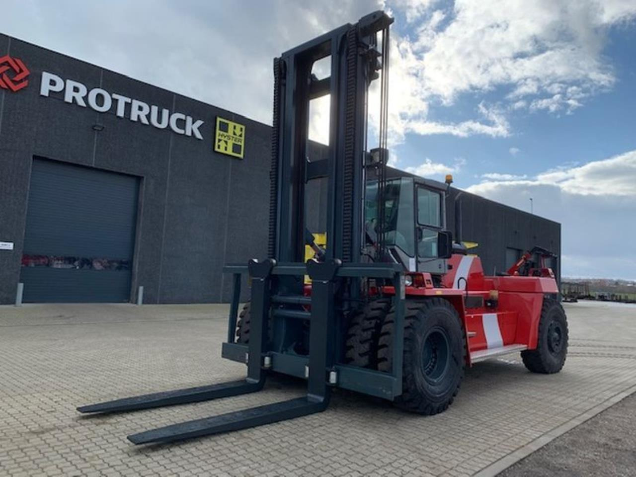 Kalmar DCD320-12LB - Diesel heftruck: afbeelding 2 Kalmar DCD320-12LB - Diesel heftruck: afbeelding 2