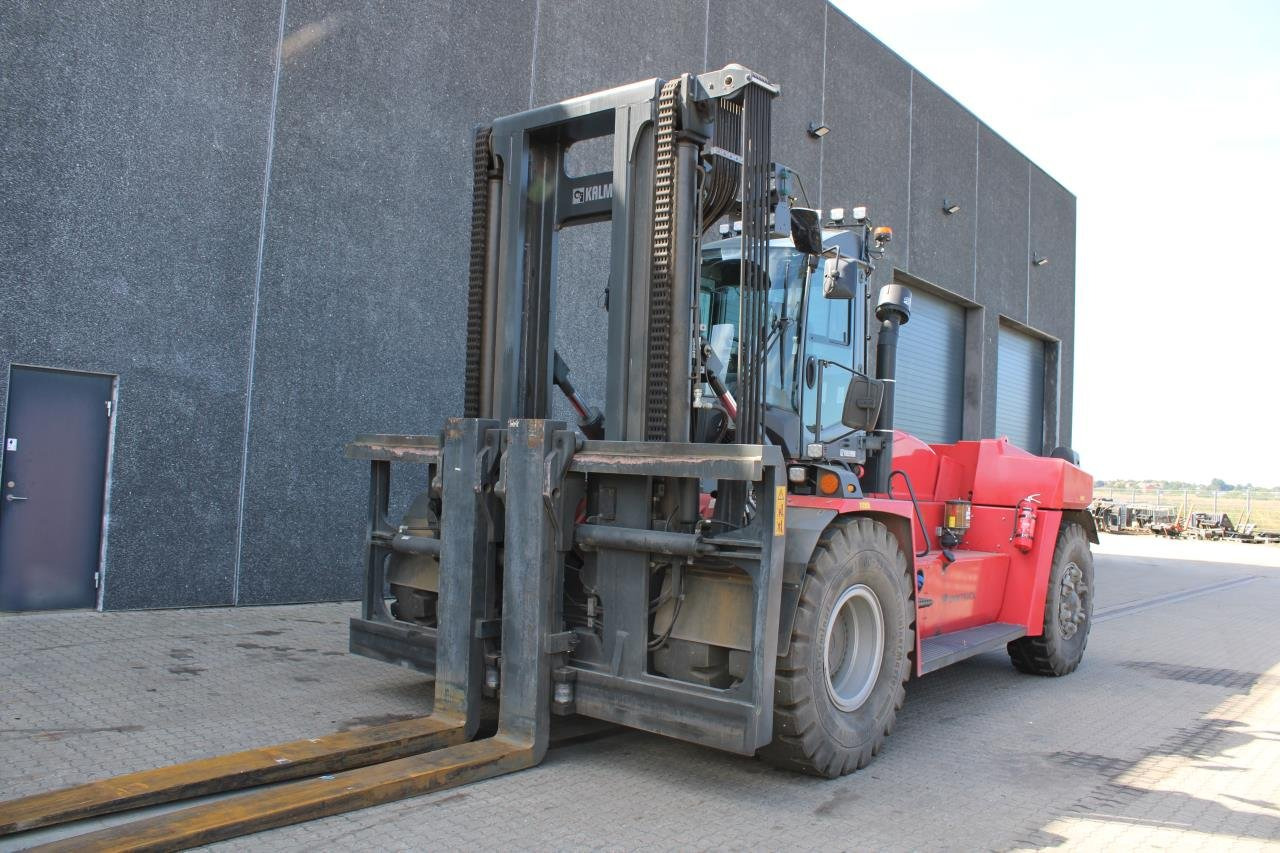 Kalmar DCG330-12 - Diesel heftruck: afbeelding 2 Kalmar DCG330-12 - Diesel heftruck: afbeelding 2