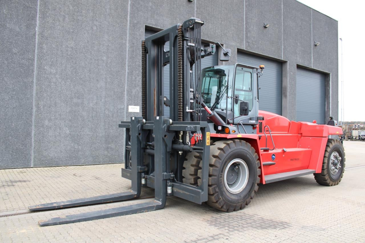 Kalmar DCG330-12 - Diesel heftruck: afbeelding 2 Kalmar DCG330-12 - Diesel heftruck: afbeelding 2