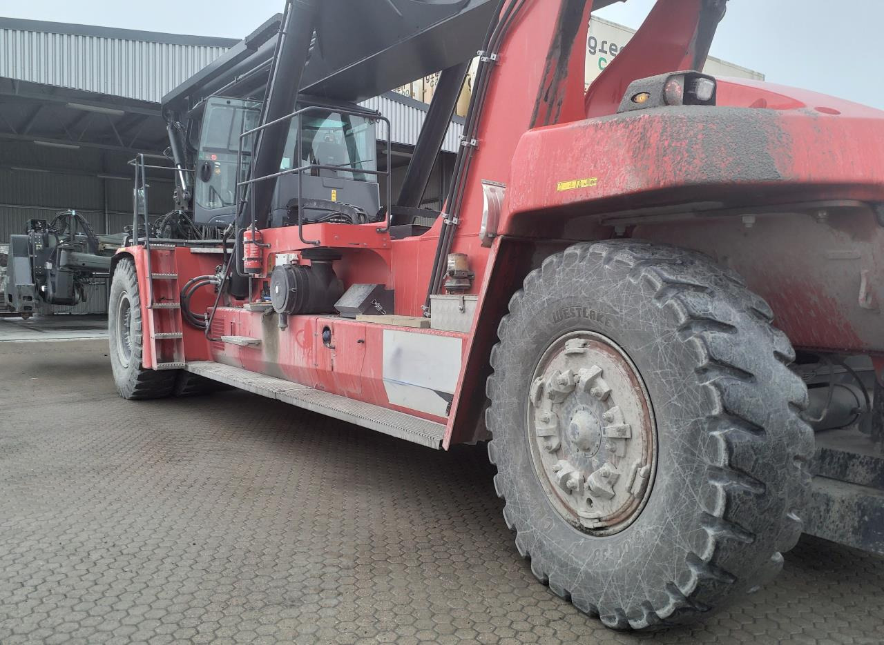 Kalmar DRG450-75C5XS - Reach stacker: afbeelding 2 Kalmar DRG450-75C5XS - Reach stacker: afbeelding 2