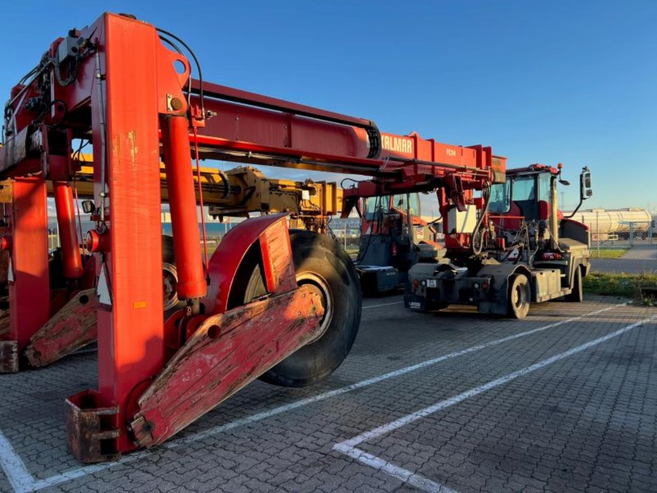 Kalmar FC50 20-40” - Container heftruck: afbeelding 1 Kalmar FC50 20-40” - Container heftruck: afbeelding 1