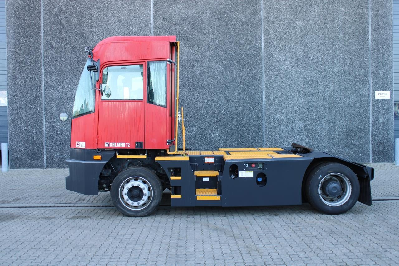 Kalmar T2I 4X2 - Terminal trekker: afbeelding 1 Kalmar T2I 4X2 - Terminal trekker: afbeelding 1