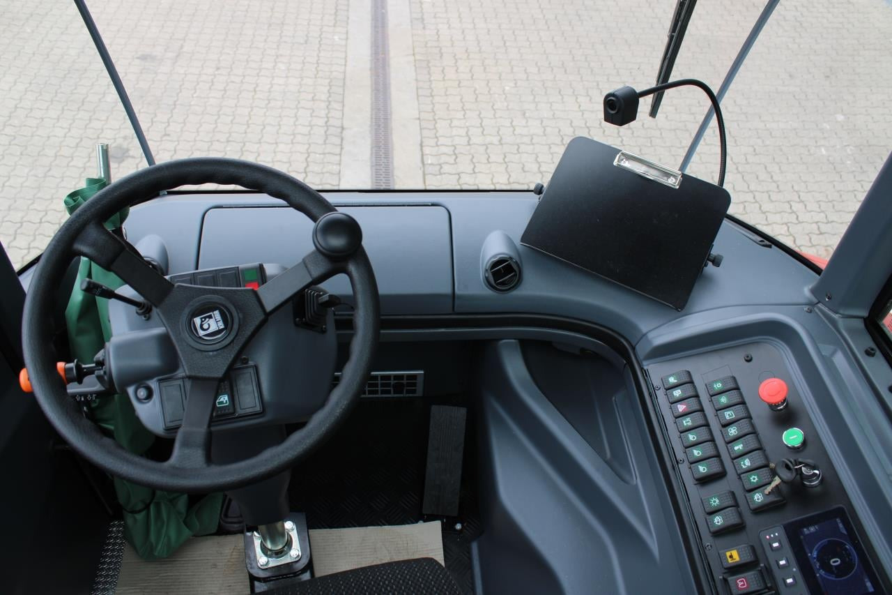 Kalmar TRL618I 4X4 - Terminal trekker: afbeelding 4 Kalmar TRL618I 4X4 - Terminal trekker: afbeelding 4