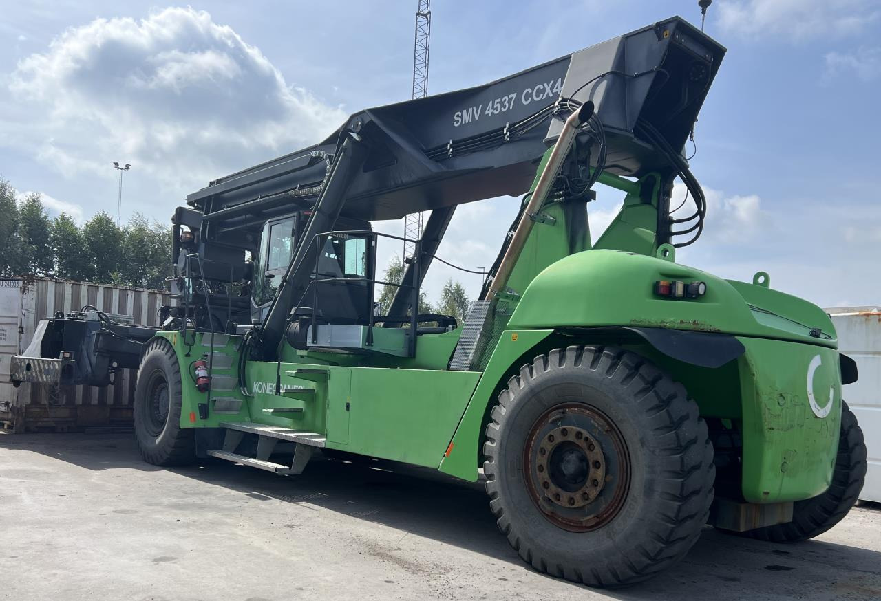 SMV CC4537 CCX4 - Reach stacker: afbeelding 1 SMV CC4537 CCX4 - Reach stacker: afbeelding 1