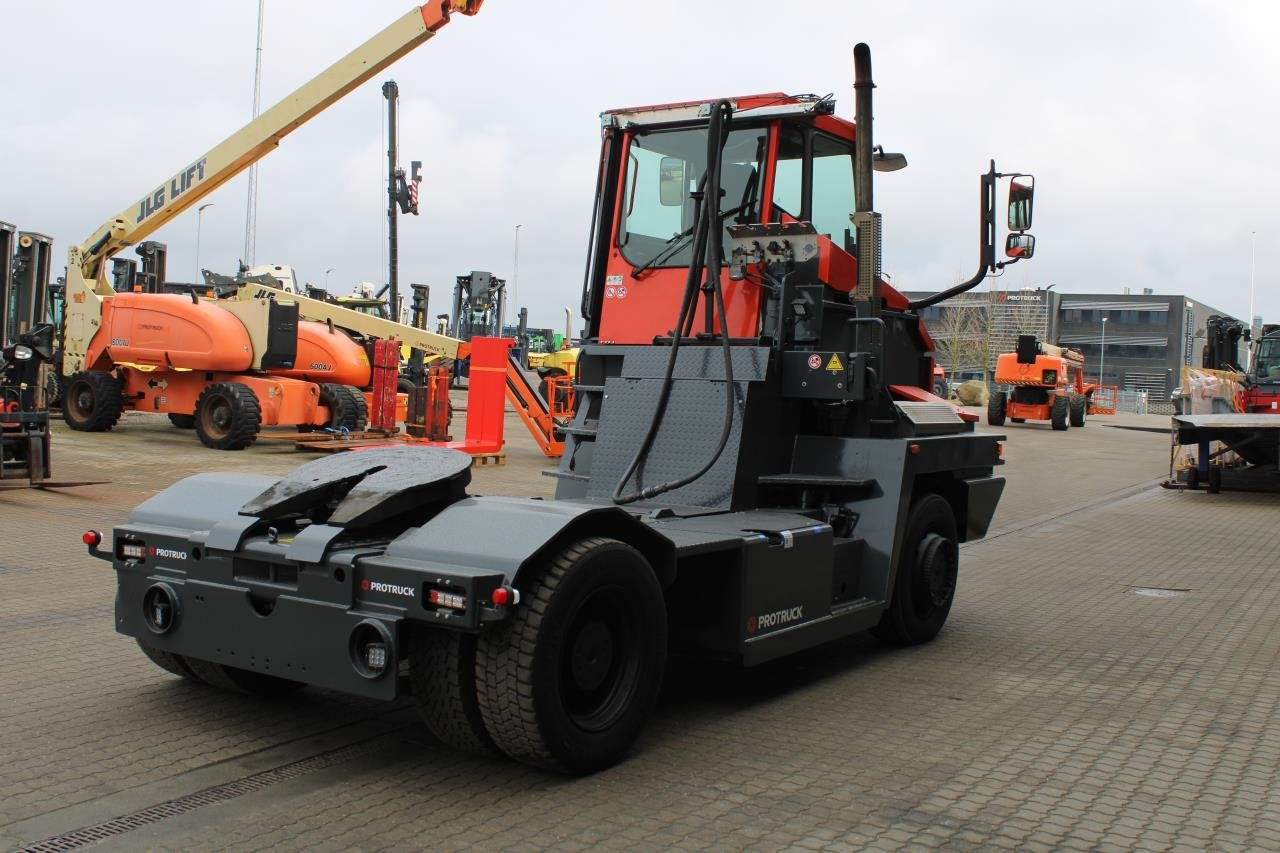 Terberg RT222 - Terminal trekker: afbeelding 3 Terberg RT222 - Terminal trekker: afbeelding 3