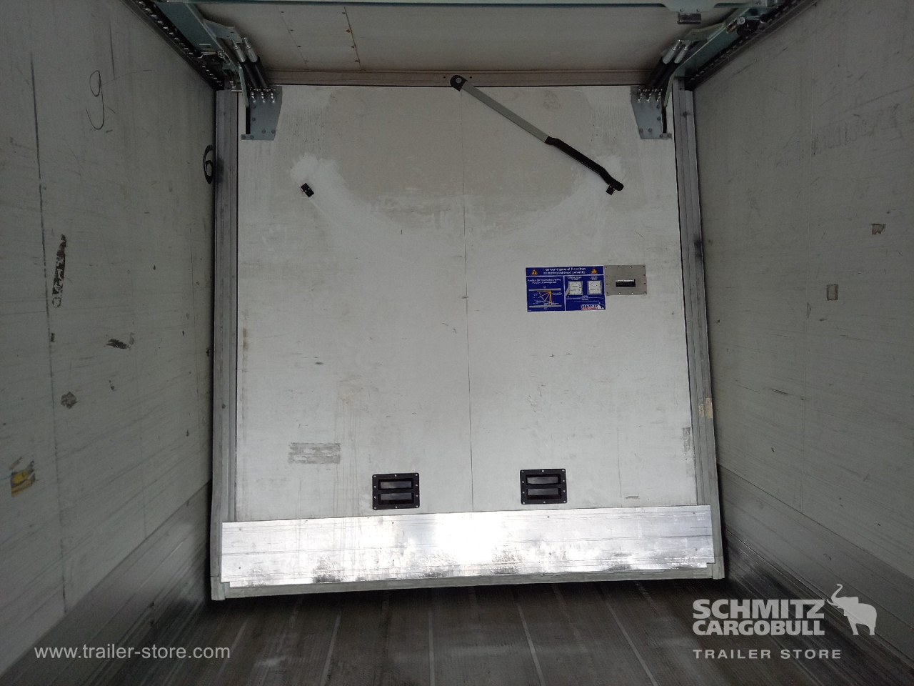 SCHMITZ Auflieger Tiefkühler Multitemp Roller shutter - Isotherm oplegger: afbeelding 3 SCHMITZ Auflieger Tiefkühler Multitemp Roller shutter - Isotherm oplegger: afbeelding 3