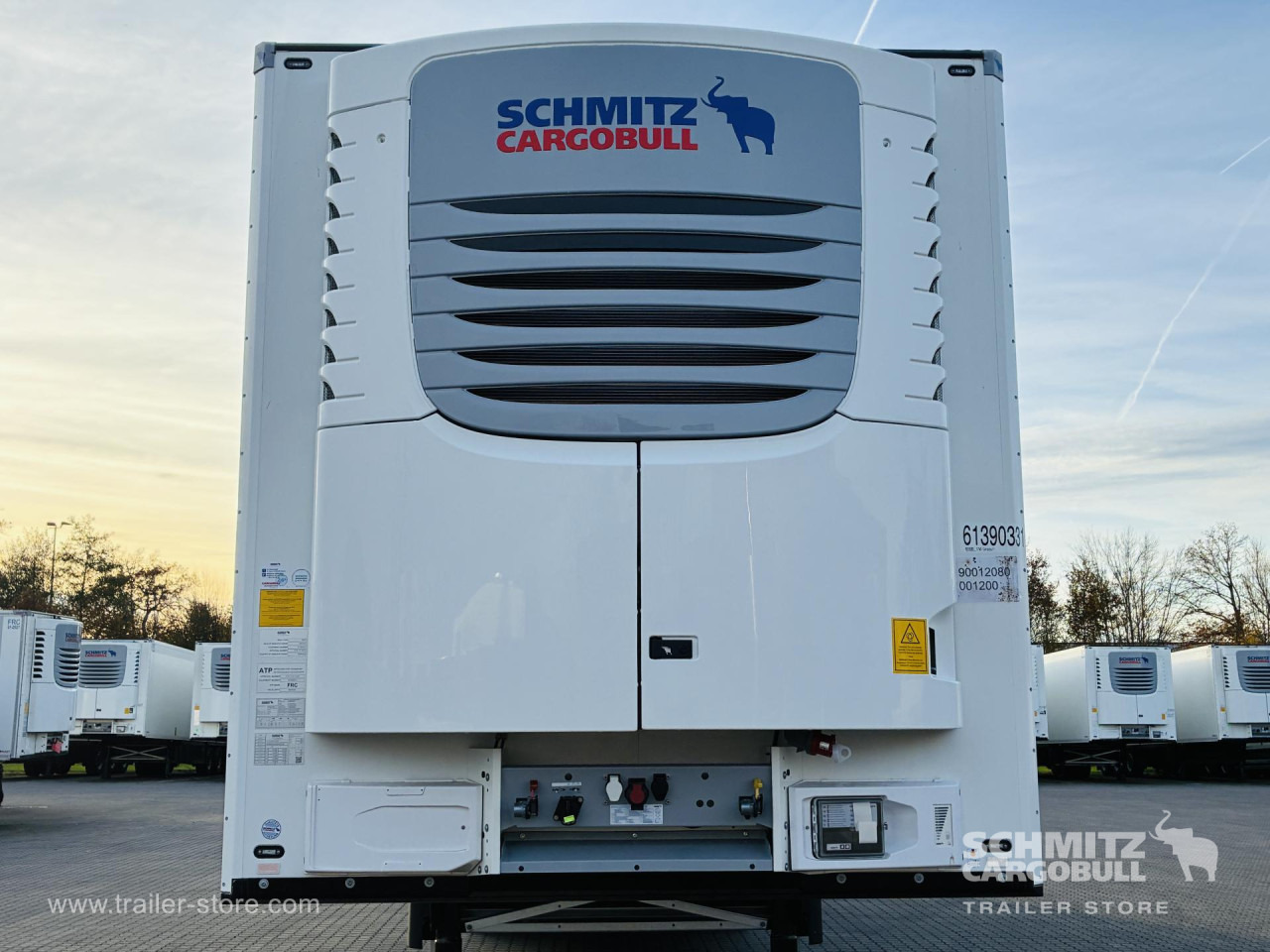 SCHMITZ Auflieger Tiefkühler Standard Double deck - Isotherm oplegger: afbeelding 2 SCHMITZ Auflieger Tiefkühler Standard Double deck - Isotherm oplegger: afbeelding 2