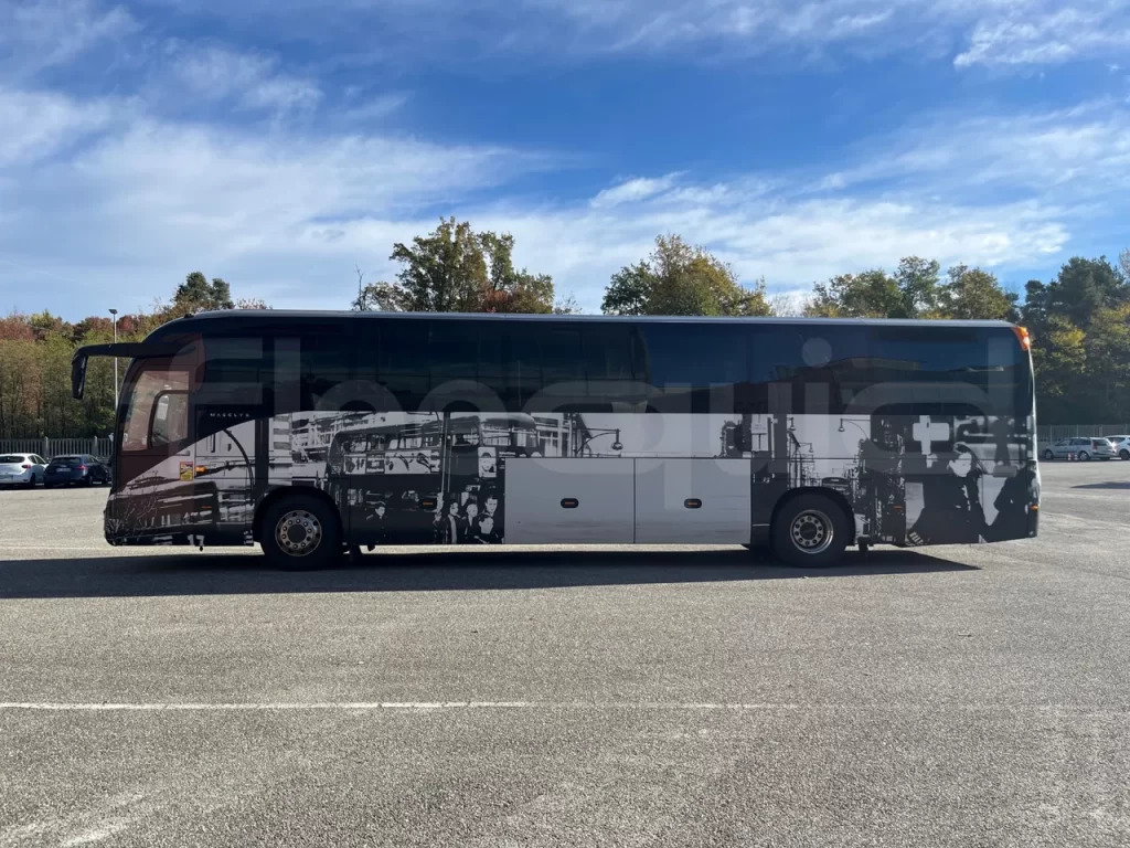 N.1 IVECO MAGELYS – Anno 2016 - Touringcar: afbeelding 1 N.1 IVECO MAGELYS – Anno 2016 - Touringcar: afbeelding 1