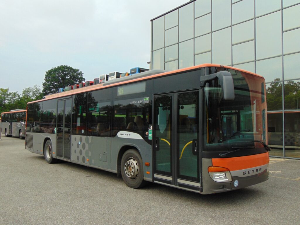 N.3 SETRA S 415 NF – Anno 2008 - Streekbus: afbeelding 1 N.3 SETRA S 415 NF – Anno 2008 - Streekbus: afbeelding 1