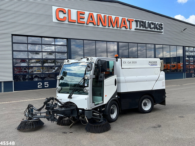 Bucher Citycat 2020 with 3-rd brush - Veegwagen: afbeelding 2 Bucher Citycat 2020 with 3-rd brush - Veegwagen: afbeelding 2