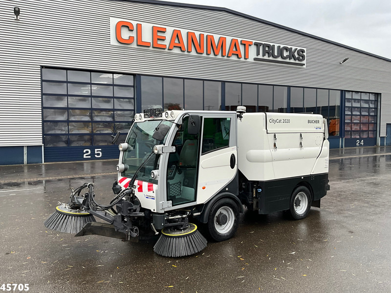 Bucher Citycat 2020 with 3-rd brush - Veegwagen: afbeelding 3 Bucher Citycat 2020 with 3-rd brush - Veegwagen: afbeelding 3