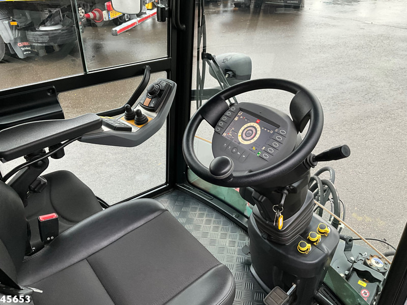 Veegwagen Kärcher MC 250 Just 16.579 km!: afbeelding 11 Veegwagen Kärcher MC 250 Just 16.579 km!: afbeelding 11