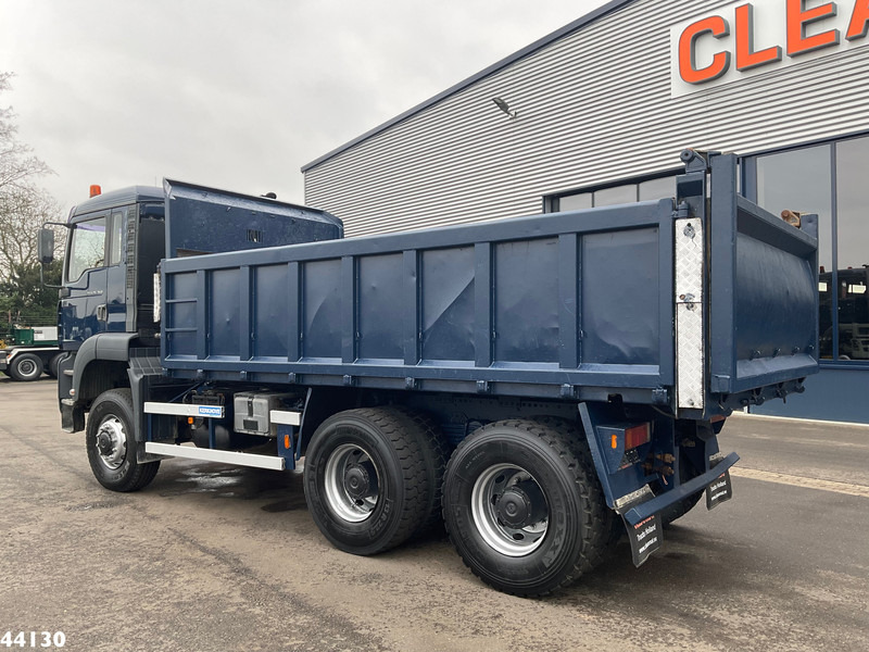 MAN TGA 33.363 6x6 Kipper 12m³ Manual Full steel - Kipper vrachtwagen: afbeelding 2 MAN TGA 33.363 6x6 Kipper 12m³ Manual Full steel - Kipper vrachtwagen: afbeelding 2