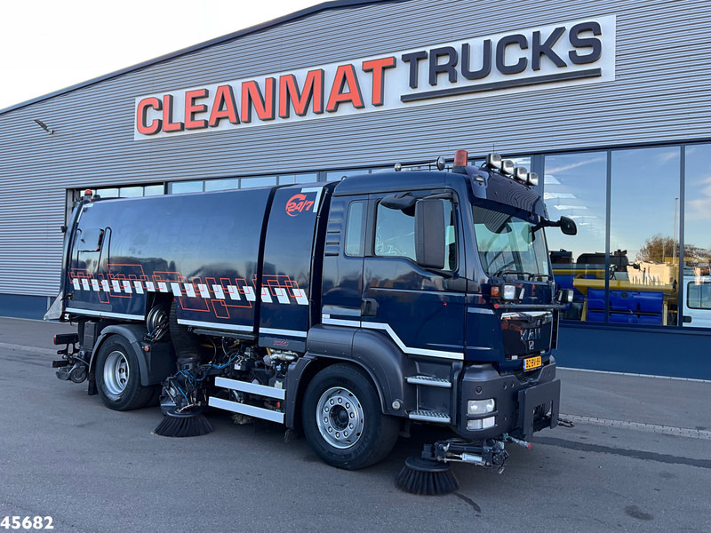 MAN TGS 18.320 Manual Gearbox Brock Wegdekreinger links en rechtsvegend! - Veegwagen: afbeelding 2 MAN TGS 18.320 Manual Gearbox Brock Wegdekreinger links en rechtsvegend! - Veegwagen: afbeelding 2