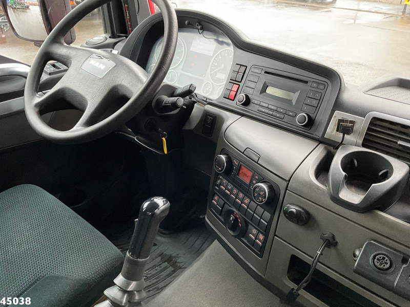Interieur foto 2: Haakarmsysteem vrachtwagen, Kraanwagen MAN TGS 35.400 8x4 Euro 6 HMF 16 Tonmeter Z-kraan
