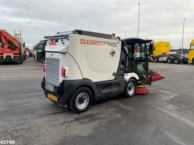 Mathieu MC 210 Azura Flex Euro 6 Stage 5 with 3-rd brush - Veegwagen: afbeelding 4 Mathieu MC 210 Azura Flex Euro 6 Stage 5 with 3-rd brush - Veegwagen: afbeelding 4