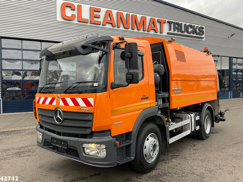 Mercedes-Benz ATEGO 1523 Faun VIAJET 6 R/HS Wegdekreiniger Just 14.776 km! - Veegwagen: afbeelding 2 Mercedes-Benz ATEGO 1523 Faun VIAJET 6 R/HS Wegdekreiniger Just 14.776 km! - Veegwagen: afbeelding 2