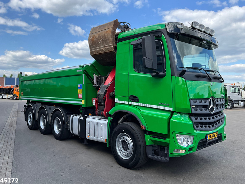 Mercedes-Benz Arocs 3743 8x4 Euro 6 HMF 19 Tonmeter Elektrisch/Hydraulisch aangedreven Z-kraan - Kipper vrachtwagen, Kraanwagen: afbeelding 4 Mercedes-Benz Arocs 3743 8x4 Euro 6 HMF 19 Tonmeter Elektrisch/Hydraulisch aangedreven Z-kraan - Kipper vrachtwagen, Kraanwagen: afbeelding 4