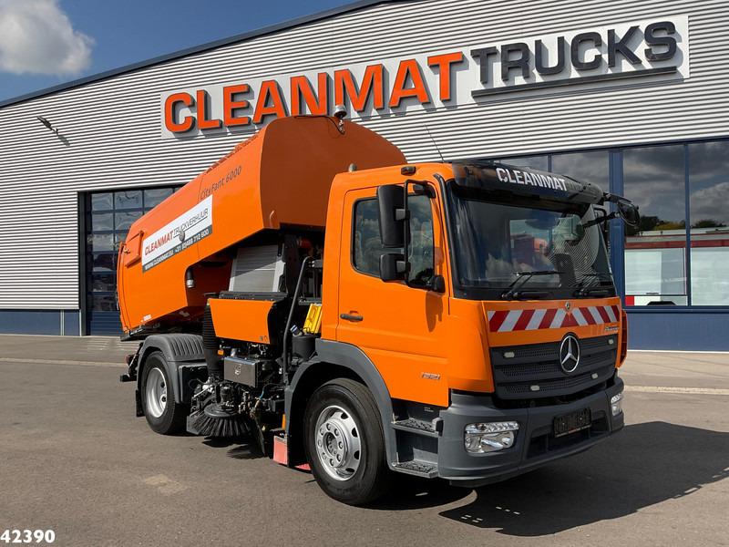 Mercedes-Benz Atego 1321 Bucher Cityfant 6000 Just 49.567 km! - Veegwagen: afbeelding 1 Mercedes-Benz Atego 1321 Bucher Cityfant 6000 Just 49.567 km! - Veegwagen: afbeelding 1