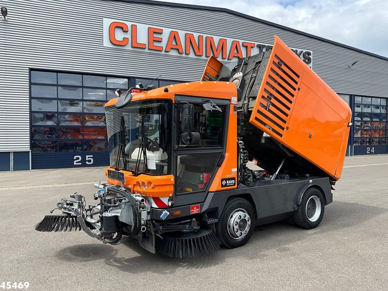 Ravo 5-Serie 560 with 3-rd brush - Veegwagen: afbeelding 1 Ravo 5-Serie 560 with 3-rd brush - Veegwagen: afbeelding 1