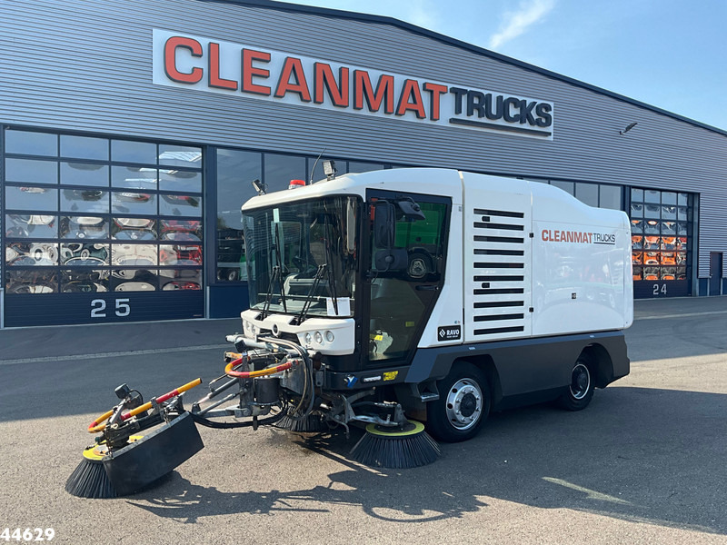 Ravo 540 CD Euro 6 with 3-rd brush - Veegwagen: afbeelding 2 Ravo 540 CD Euro 6 with 3-rd brush - Veegwagen: afbeelding 2