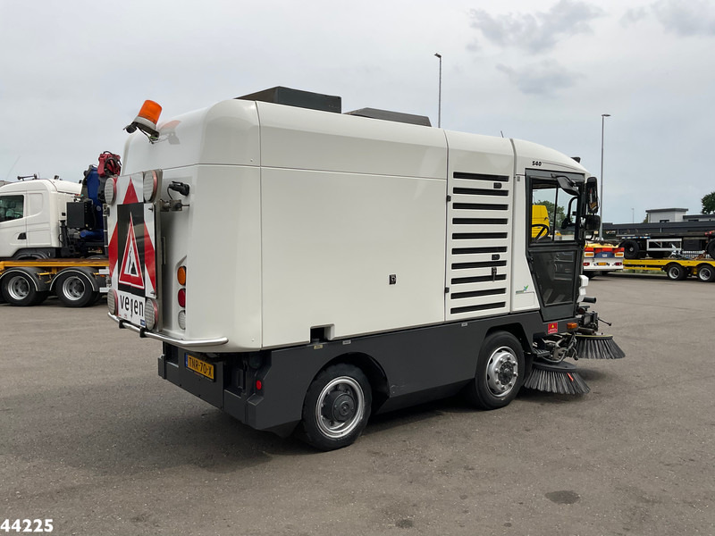 Ravo 540 with 3-rd brush - Veegwagen: afbeelding 4 Ravo 540 with 3-rd brush - Veegwagen: afbeelding 4