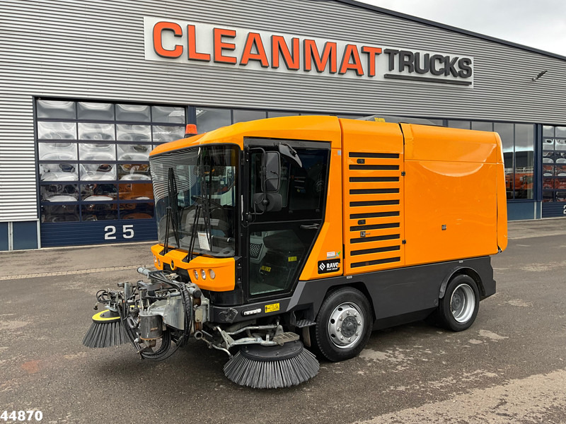 Ravo 540 with 3-rd brush - Veegwagen: afbeelding 3 Ravo 540 with 3-rd brush - Veegwagen: afbeelding 3