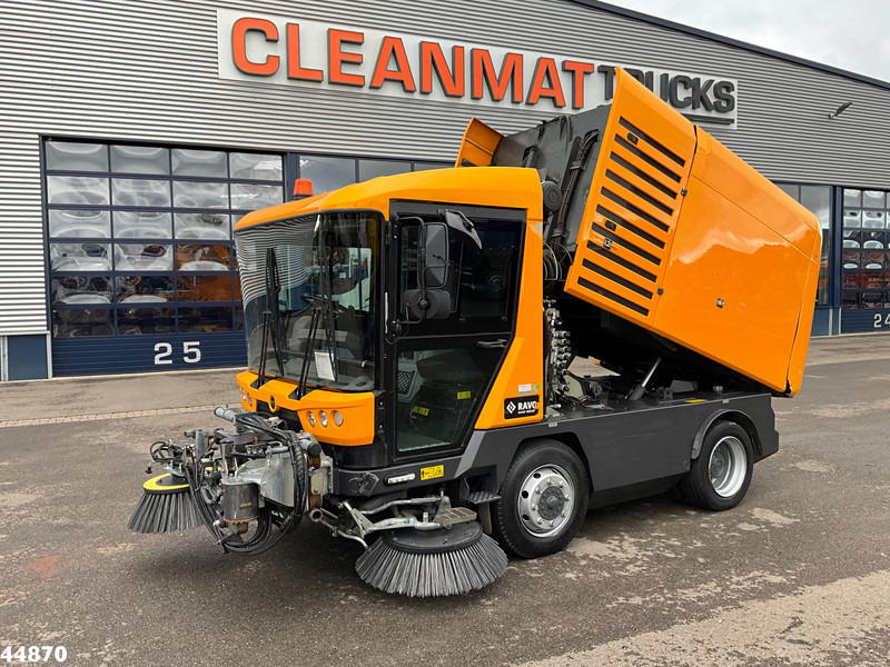 Ravo 540 with 3-rd brush - Veegwagen: afbeelding 2 Ravo 540 with 3-rd brush - Veegwagen: afbeelding 2