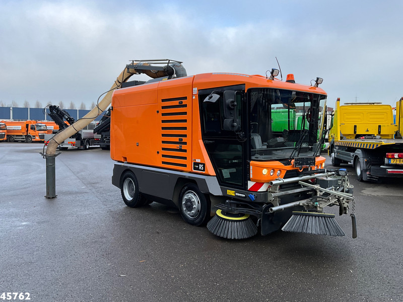 Ravo 580 Euro 6 with 3-rd brush - Veegwagen: afbeelding 5 Ravo 580 Euro 6 with 3-rd brush - Veegwagen: afbeelding 5