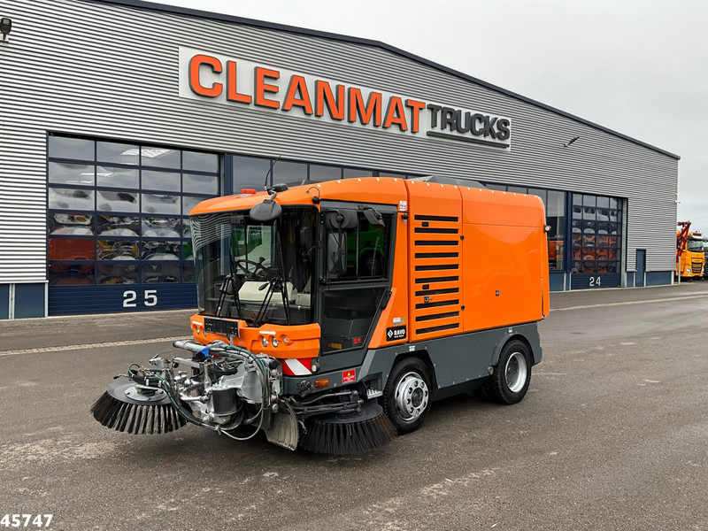 Ravo 580 with 3-rd brush - Veegwagen: afbeelding 3 Ravo 580 with 3-rd brush - Veegwagen: afbeelding 3