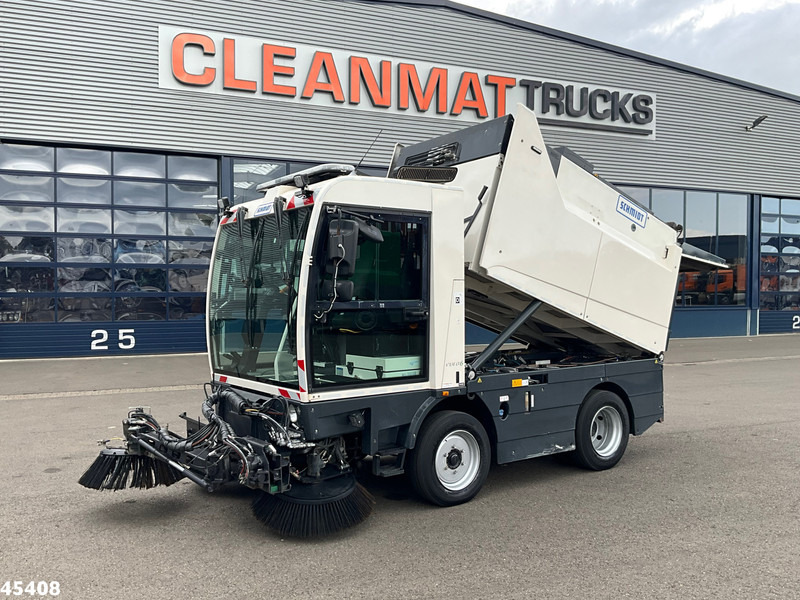 Schmidt Cleango 500 Compact Euro 6 with 3-rd brush - Veegwagen: afbeelding 1 Schmidt Cleango 500 Compact Euro 6 with 3-rd brush - Veegwagen: afbeelding 1