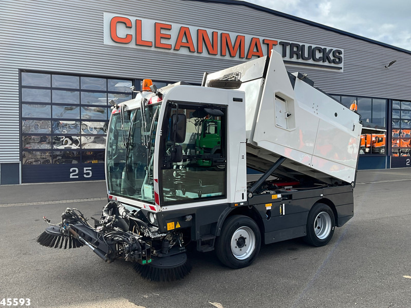 Schmidt Compact 400 Euro 6 with 3-rd brush - Veegwagen: afbeelding 1 Schmidt Compact 400 Euro 6 with 3-rd brush - Veegwagen: afbeelding 1