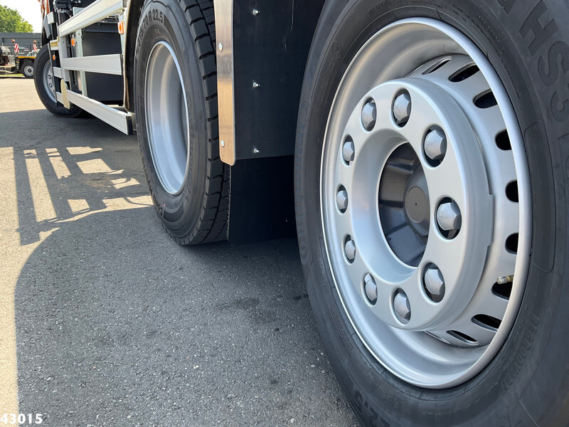 Interieur foto 1: Haakarmsysteem vrachtwagen, Kraanwagen Volvo FM 430 HMF 23 Tonmeter laadkraan